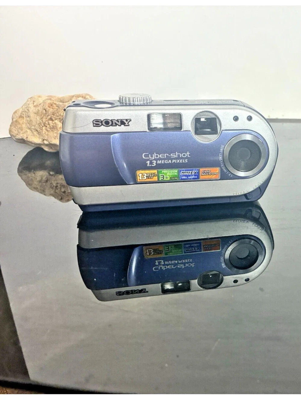 Sony Cyber-shot DSC-P20 1.3MP Digital Camera w Case 3x Zoom MovieEX Clip Motion